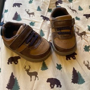Carter’s infant casual shoe